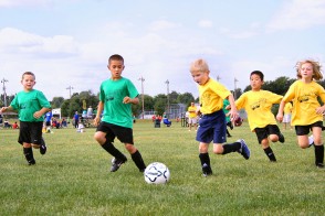 une jeune équipe de foot et ses coéquipiers