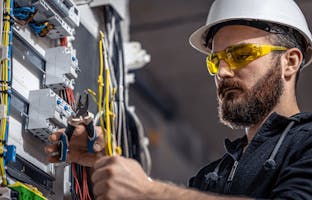 Technicien en électricité